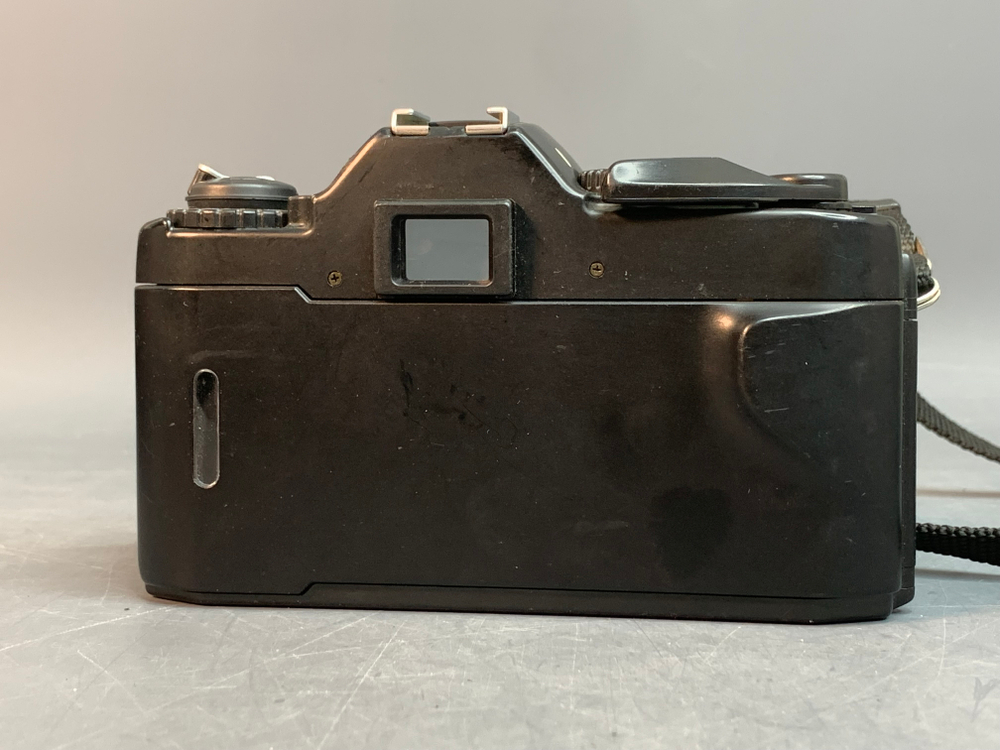 Ricoh XR-7M II + Rikenon P 28-80mm f/3.5-5.6 Zoom Macro