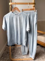 Новый велюровый костюм Vea La Vie, 158