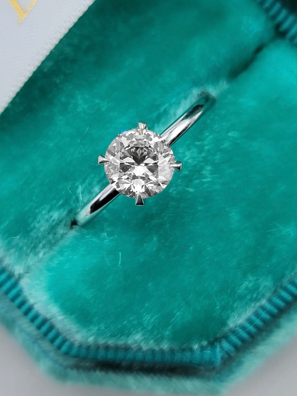 Кольцо с бриллиантом 1.0 ct