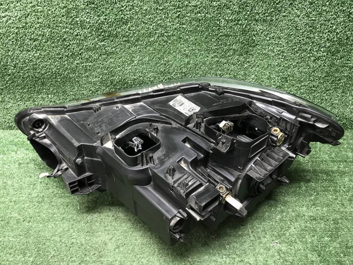 Фара правая BMW X1 F48 (2015-2019) LED
