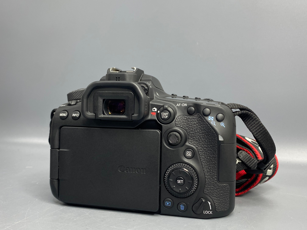 Canon EOS 90D 2000 Кадров