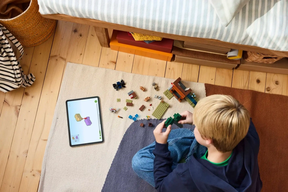 Конструктор LEGO Minecraft 21269 Экспедиция на рудник Броненосец