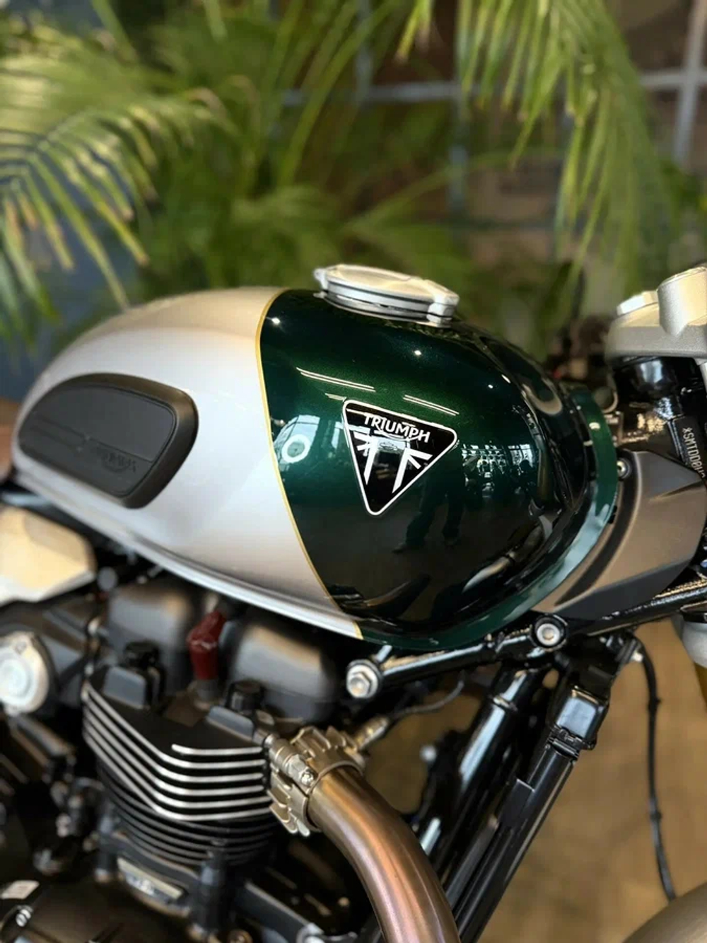 TRIUMPH SPEED TWIN 1200 Cafe Racer Edition