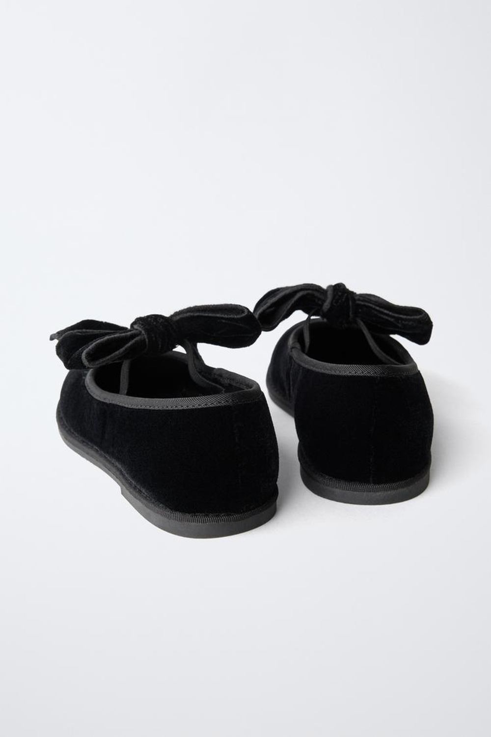 ZARA БАРХАТНЫЕ БАЛЕТКИ С БАНТОМ, ЧЕРНЫЙ
