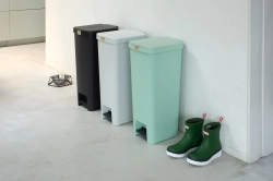 Brabantia Контейнер для мусора StepUp 40л Темно-серый 800023