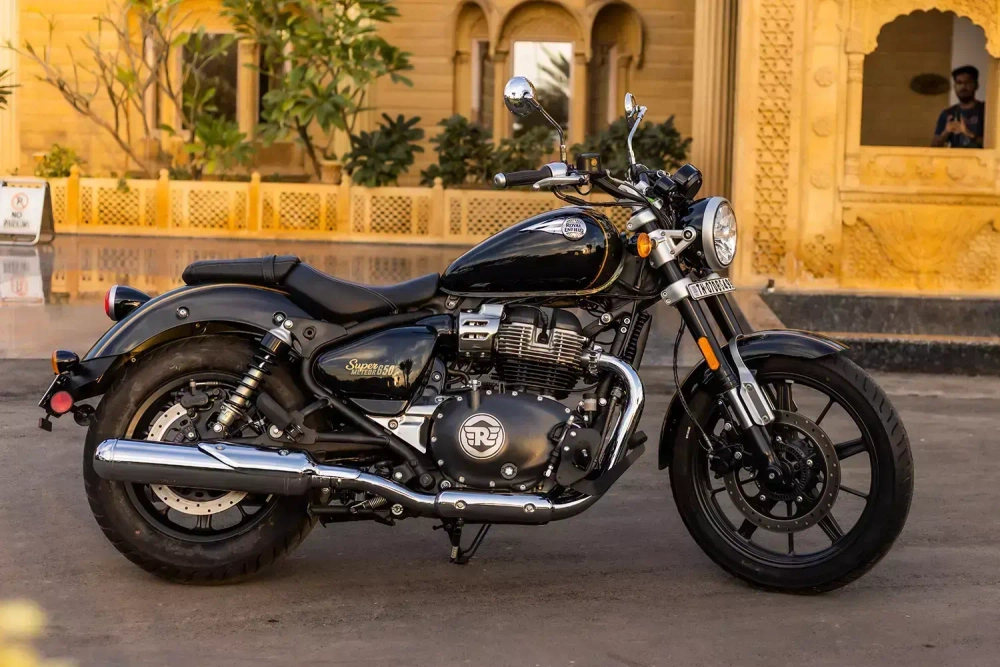 Royal Enfield Super Meteor 650 Interstellar Green (Mid)