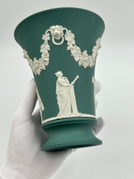 Ваза Wedgwood тёмно-зелёная