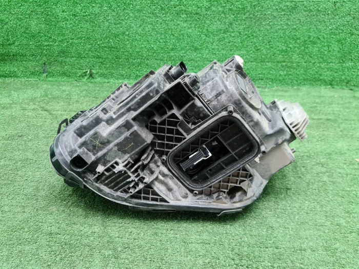 Фара правая Mercedes GLB X247 (2019-2023) LED