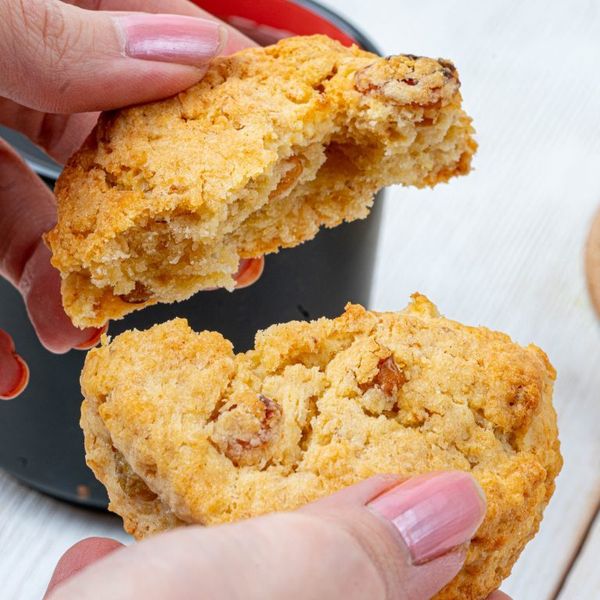 СКОНЫ ОВСЯНЫЕ С ИЗЮМОМ СКОНЫ ОВСЯНЫЕ С ИЗЮМОМ