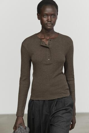 Massimo Dutti Футболка: воротник на пуговицах, длинные рукава, темный хаки