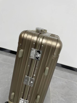 Дорожный чемодан Rimowa Cabin Aluminium