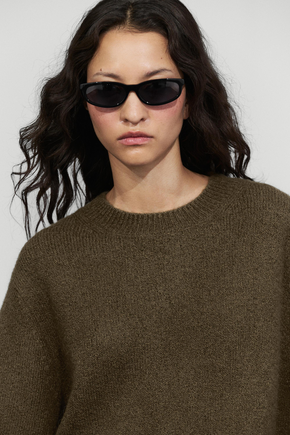 Massimo Dutti Трикотажный свитер оверсайз; короткие рукава, зеленоватый