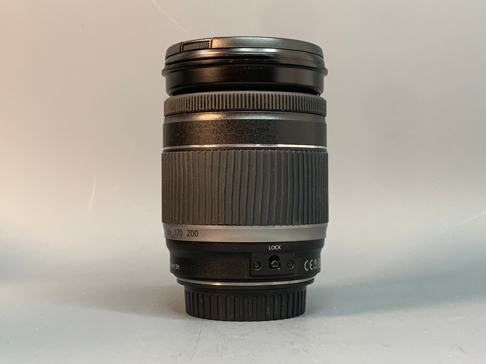 Canon EF-S 18-200mm 3.5-5.6 IS внутри пыль