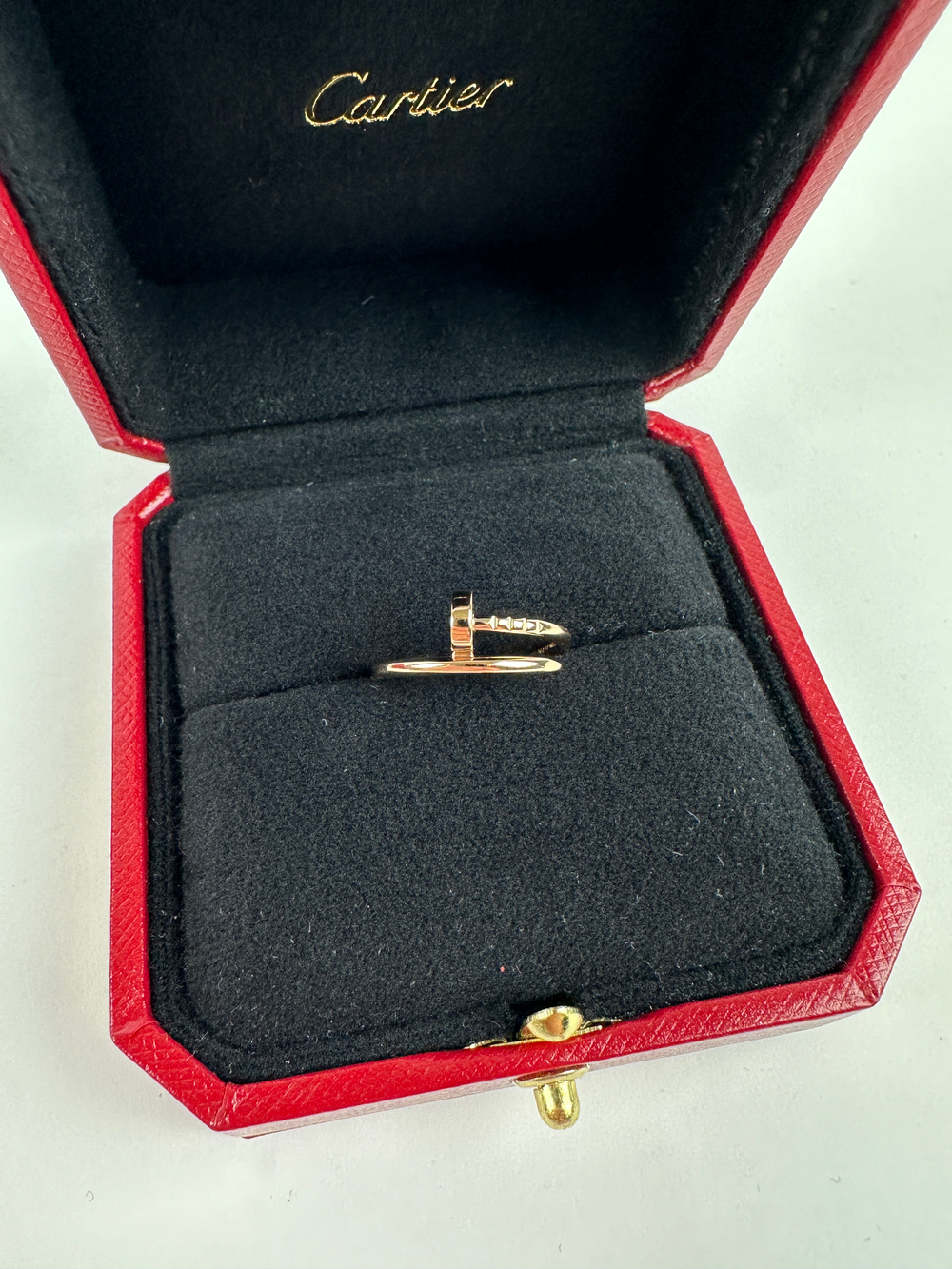 Кольцо Cartier Juste un Clou