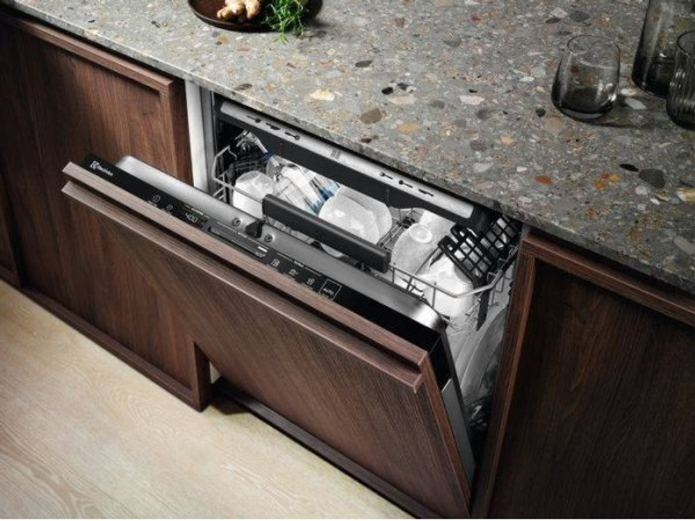 Встраиваемая посудомоечная машина Electrolux EEG69405L