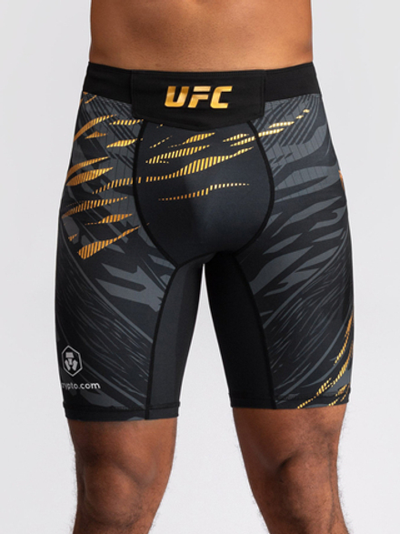 Компрессионные шорты UFC Fusion by Venum Authentic Fight Night Black/Gold