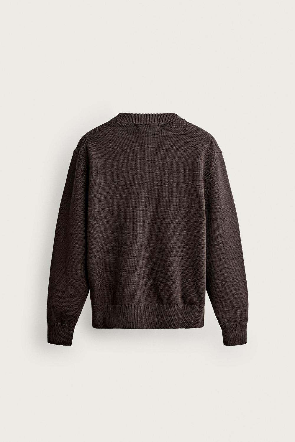 СВИТЕР КЛАССИЧЕСКОГО КРОЯ С V-ОБРАЗНЫМ ВЫРЕЗОМ — ZARA · 3284/321