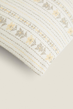 ZARA HOME ЧЕХОЛ ДЛЯ ДЕКОРАТИВНОЙ ПОДУШКИ С ГЕОМЕТРИЧЕСКИМ ПРИНТОМ, КРЕМОВЫЙ