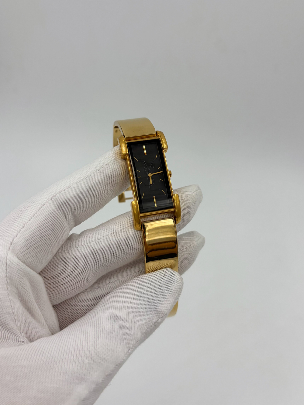 Часы Yves Saint Laurent