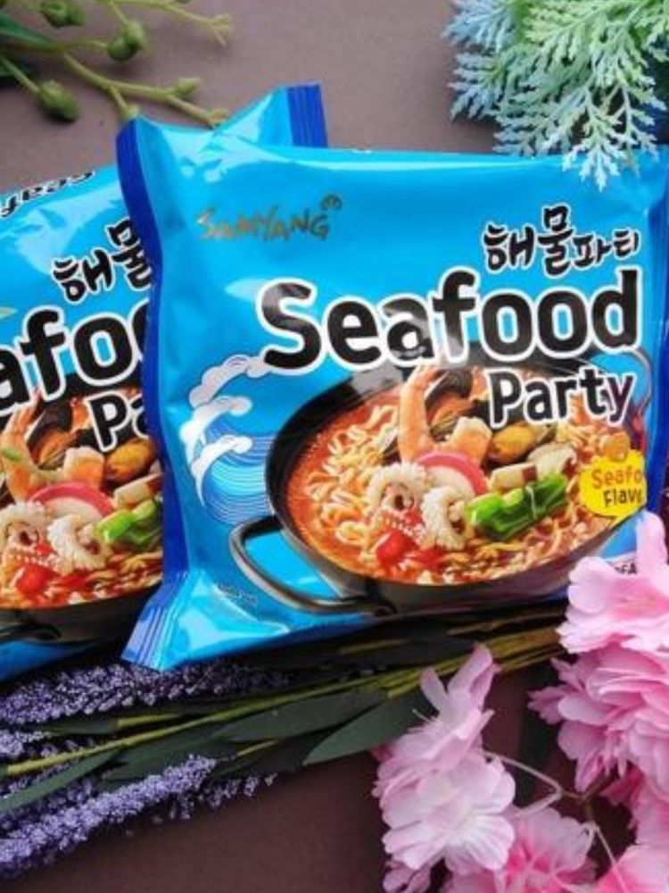 Лапша Samyang Seafood Party Морепродукты 125 г 6 шт