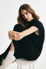 Платье из тонкого трикотажа с воротником-полуводолазкой - H&M
