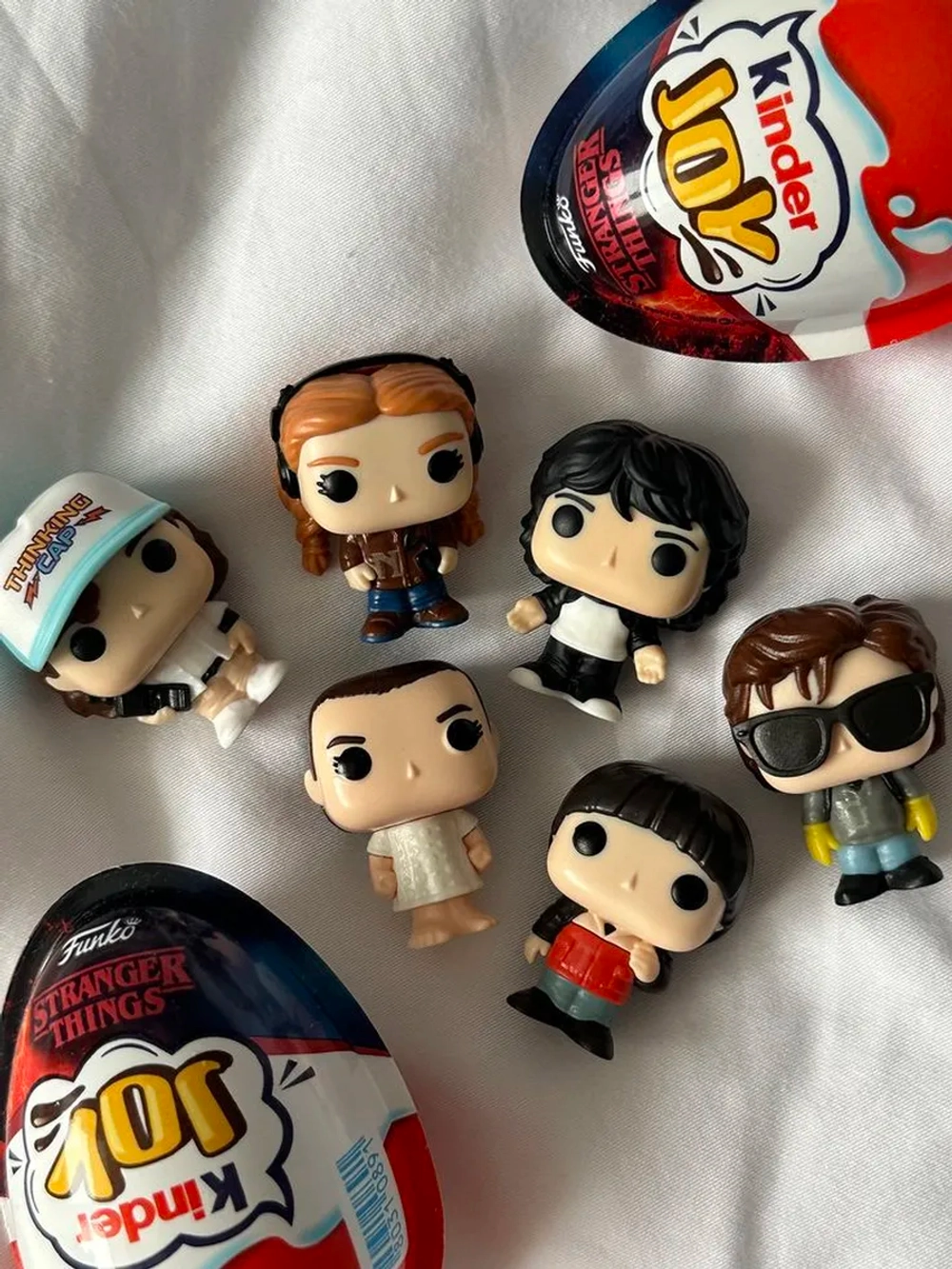 Шоколадное яйцо Kinder Joy Stranger Things 20 г