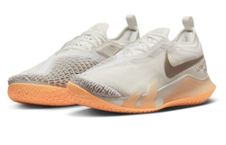 Женские Кроссовки теннисные Nike React Vapor NXT - sail/dark driftwood/light bone/peach cream