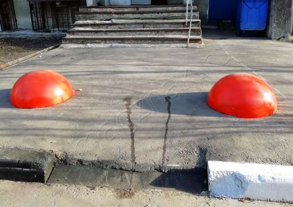 Полусфера бетонная парковочная 500х250 красная