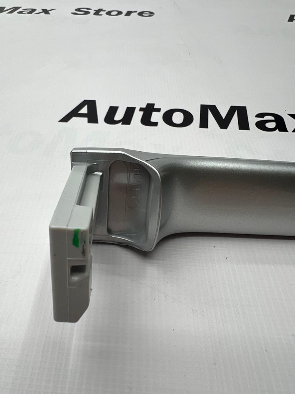 Ручка двери внешняя правая Mitsubishi Outlander. 5716A014HU. Оригинал