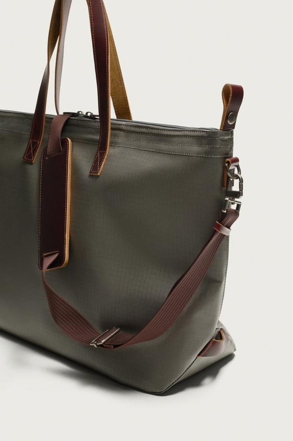 ZARA ДОРОЖНАЯ СУМКА С КОЖАНЫМИ ДЕТАЛИ, СЕРЫЙ