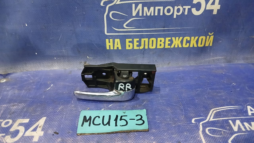 Ручка двери задней правой салонная TOYOTA HARRIER 2000