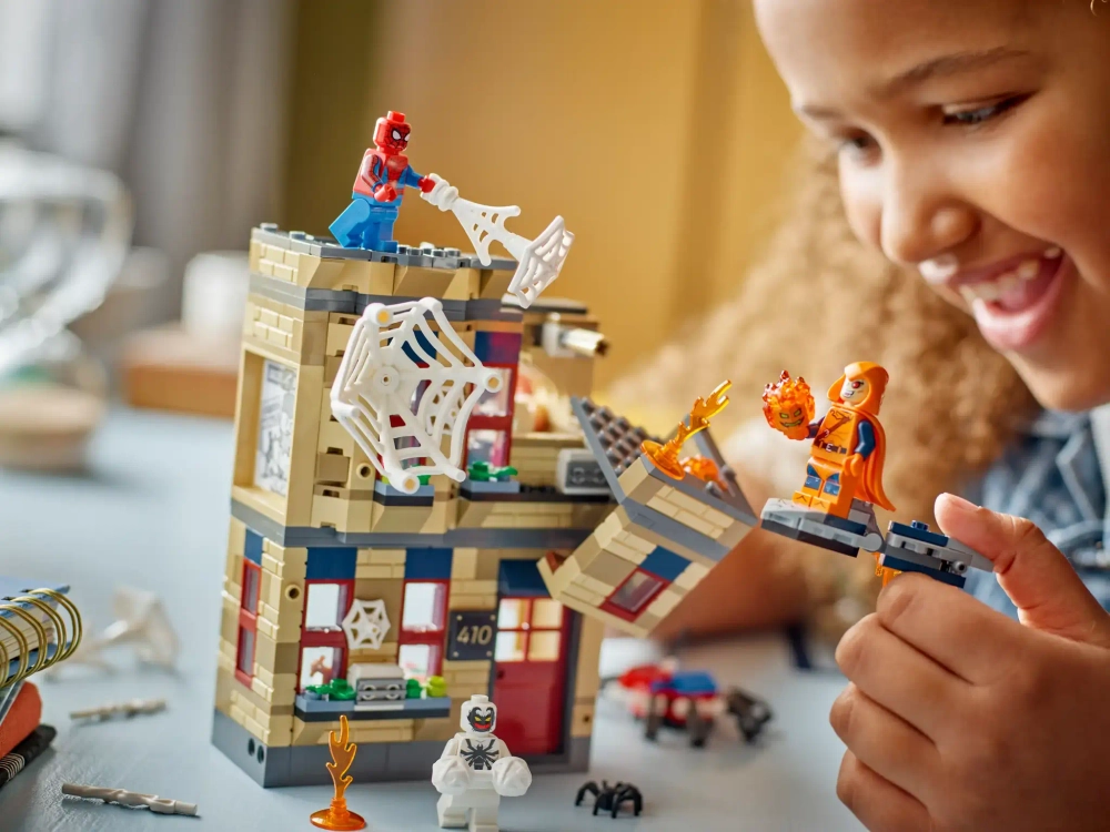 Конструктор LEGO Marvel 76317 Квартира Питера Паркера