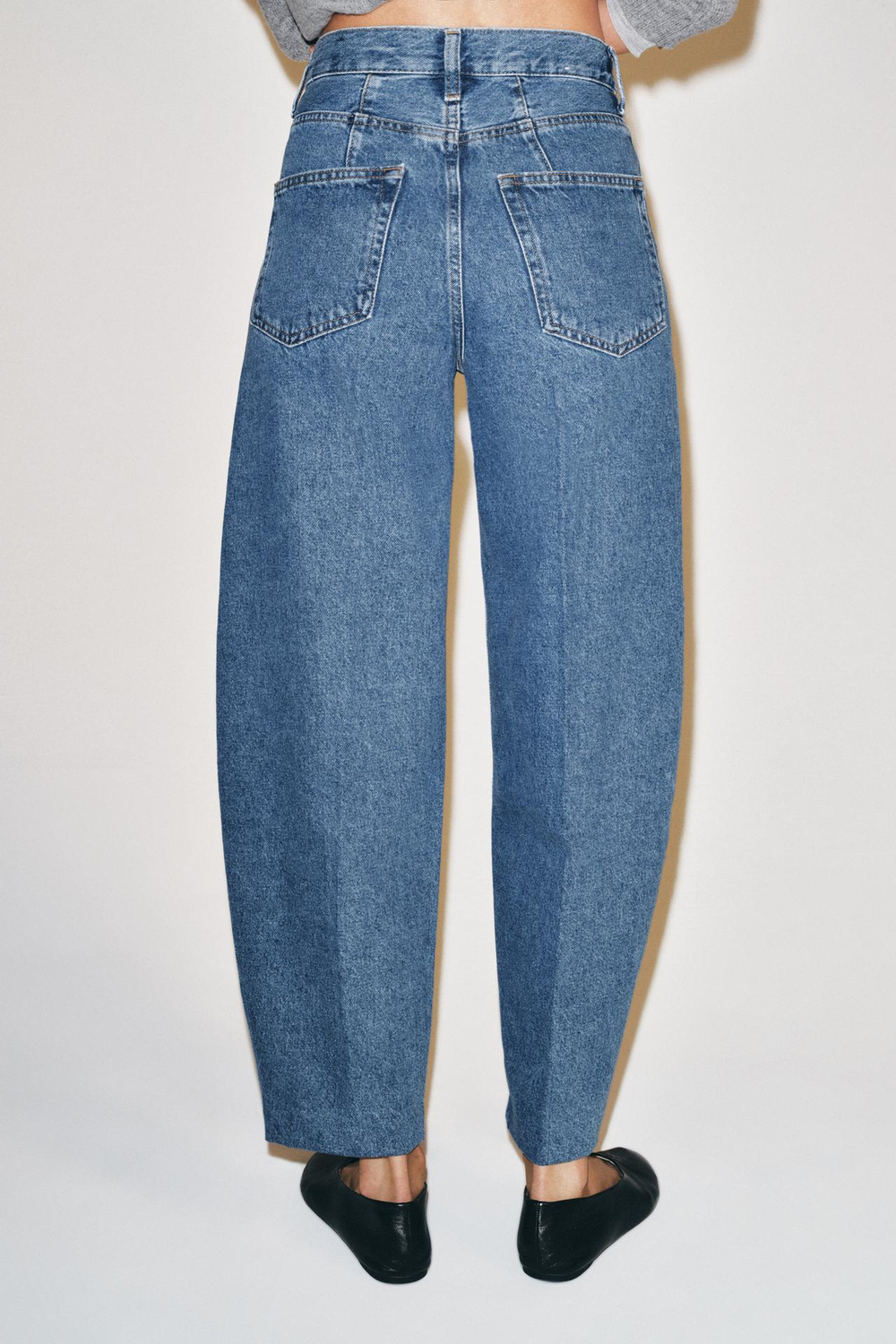 ZARA ДЖИНСЫ TAPERED С ВЫСОКОЙ ПОСАДКОЙ — ZW COLLECTION, СИНИЙ