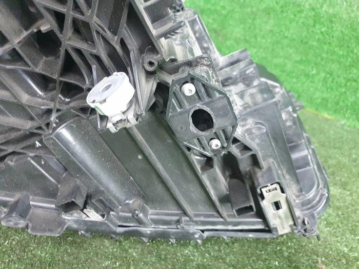 Фара левая BMW 7er G11 G12 (2019-2022) LED