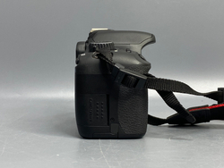 Canon 550D kit 18-55mm 3.5-5.6 III 7.500 кадров