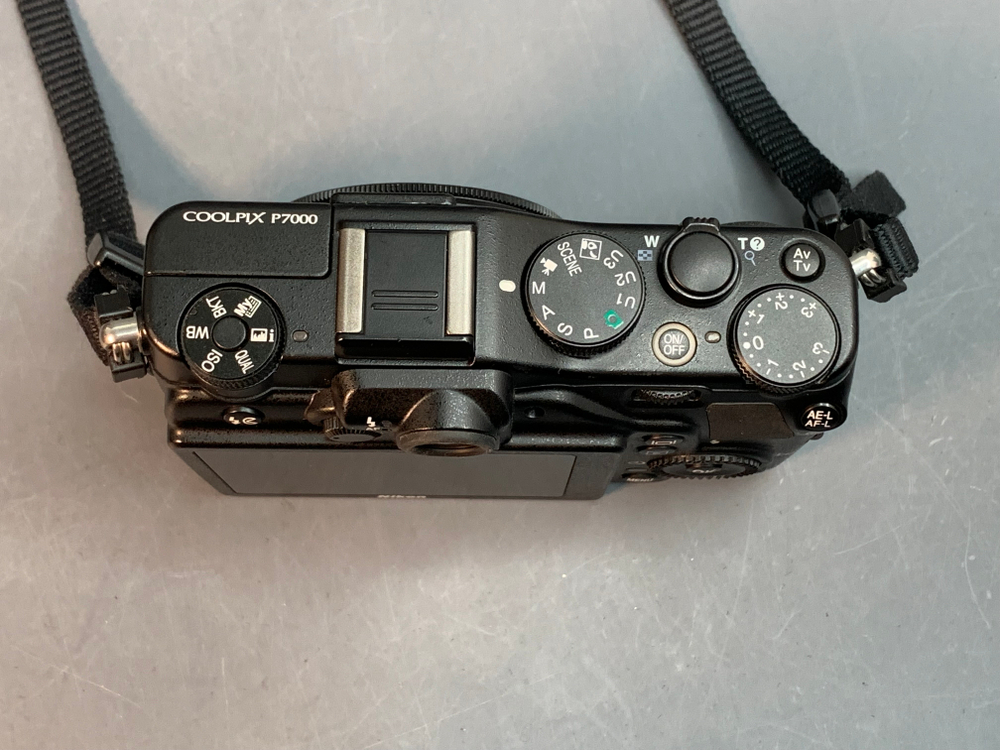 Nikon Coolpix P7000