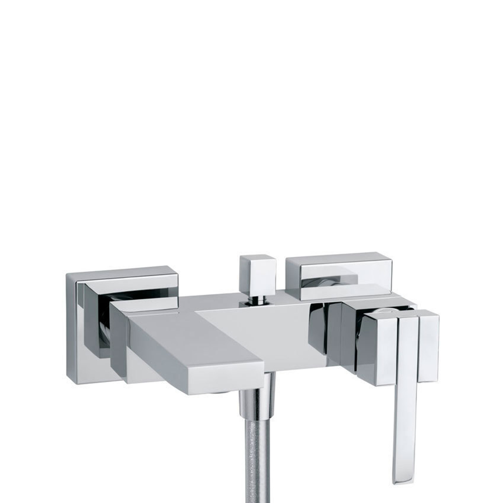 СНЯТ Смеситель для ванны KUATRO NK 4925S