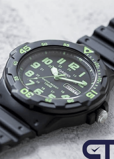 CASIO MRW-200H-3B — спортивные аналоговые часы с вращающимся безелем