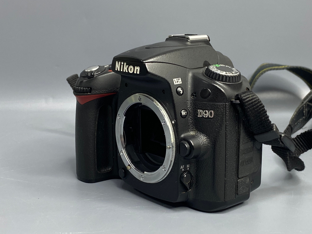 Nikon D90