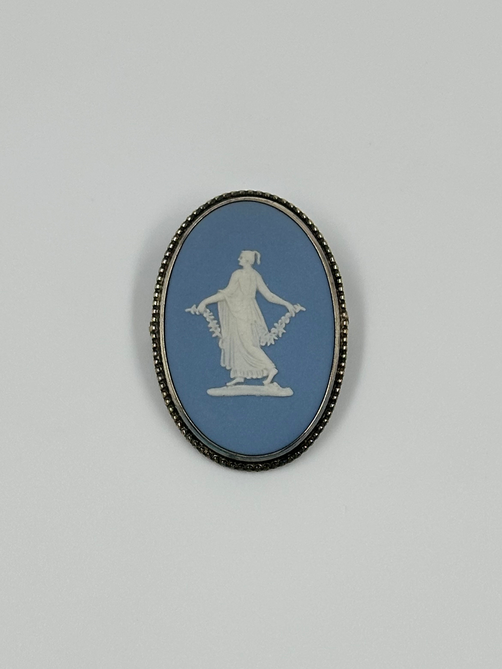 Брошь Wedgwood голубая