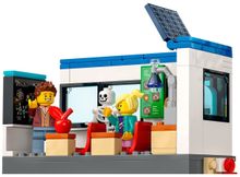 Конструктор LEGO City Community 60329 День в школе