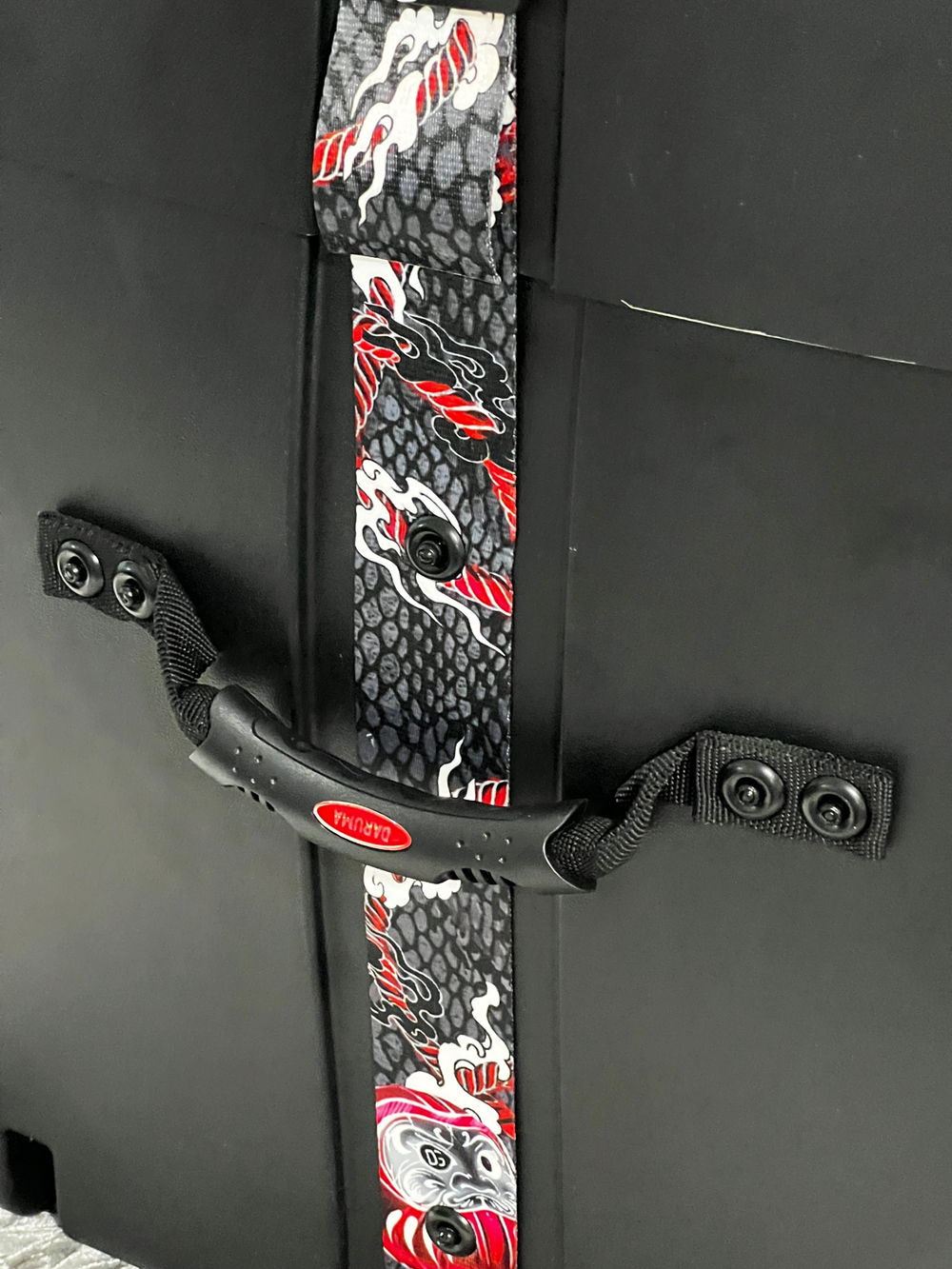 Ударопрочный кейс DGCASE DARUMA 22-18V - для басс (большого) барабана, ЧЕРНЫЙ, отделка велюр
