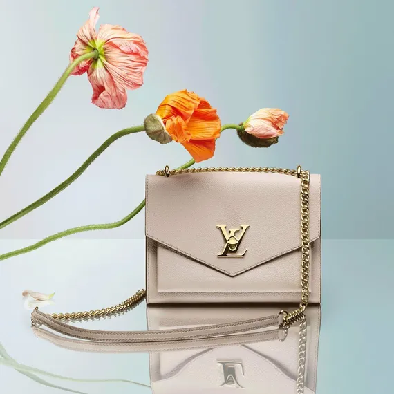 Сумка Louis Vuitton Mylockme BB бежевый