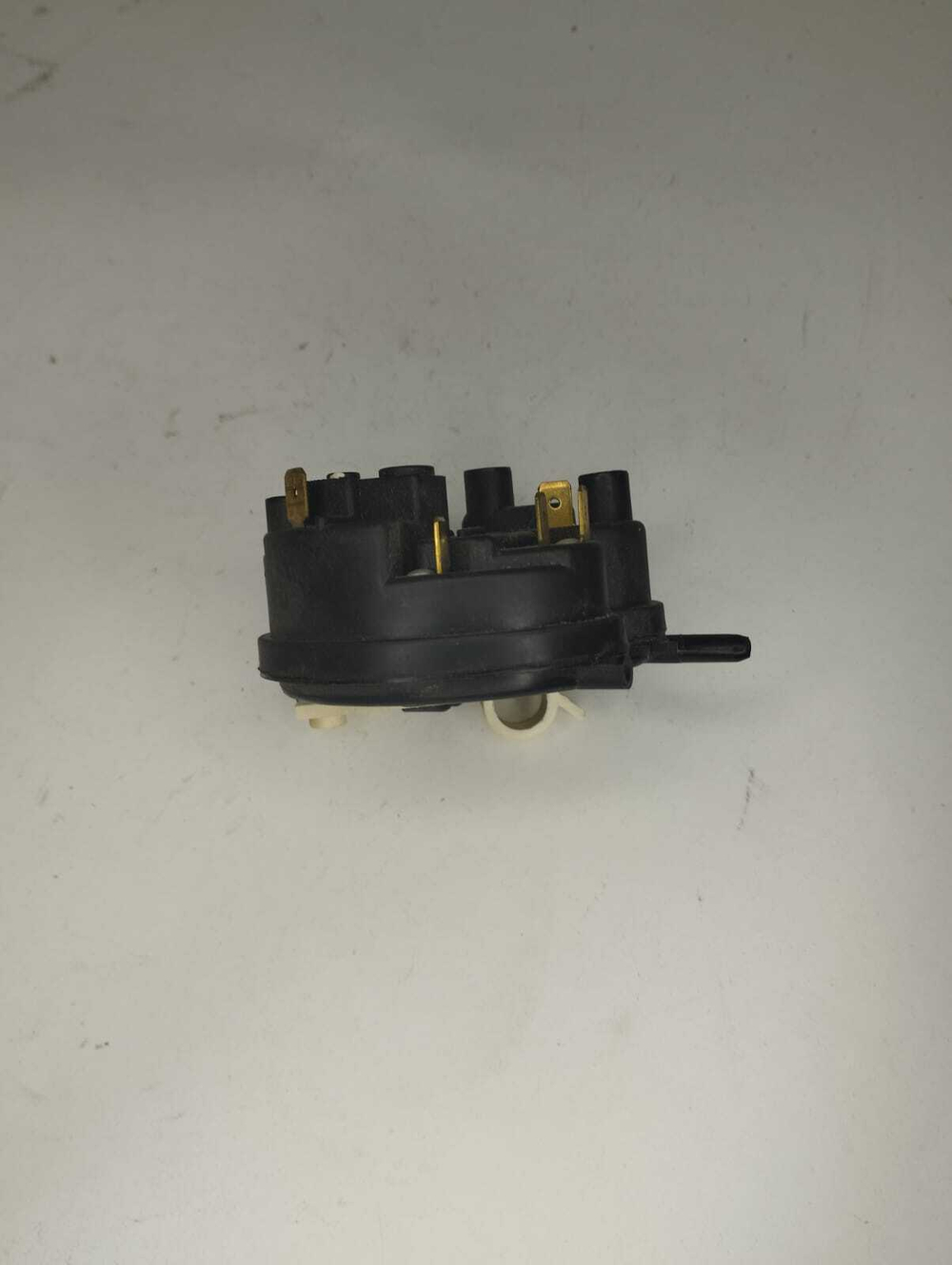 Датчик уровня воды для стиральной машины Electrolux 3588303408 б/у
