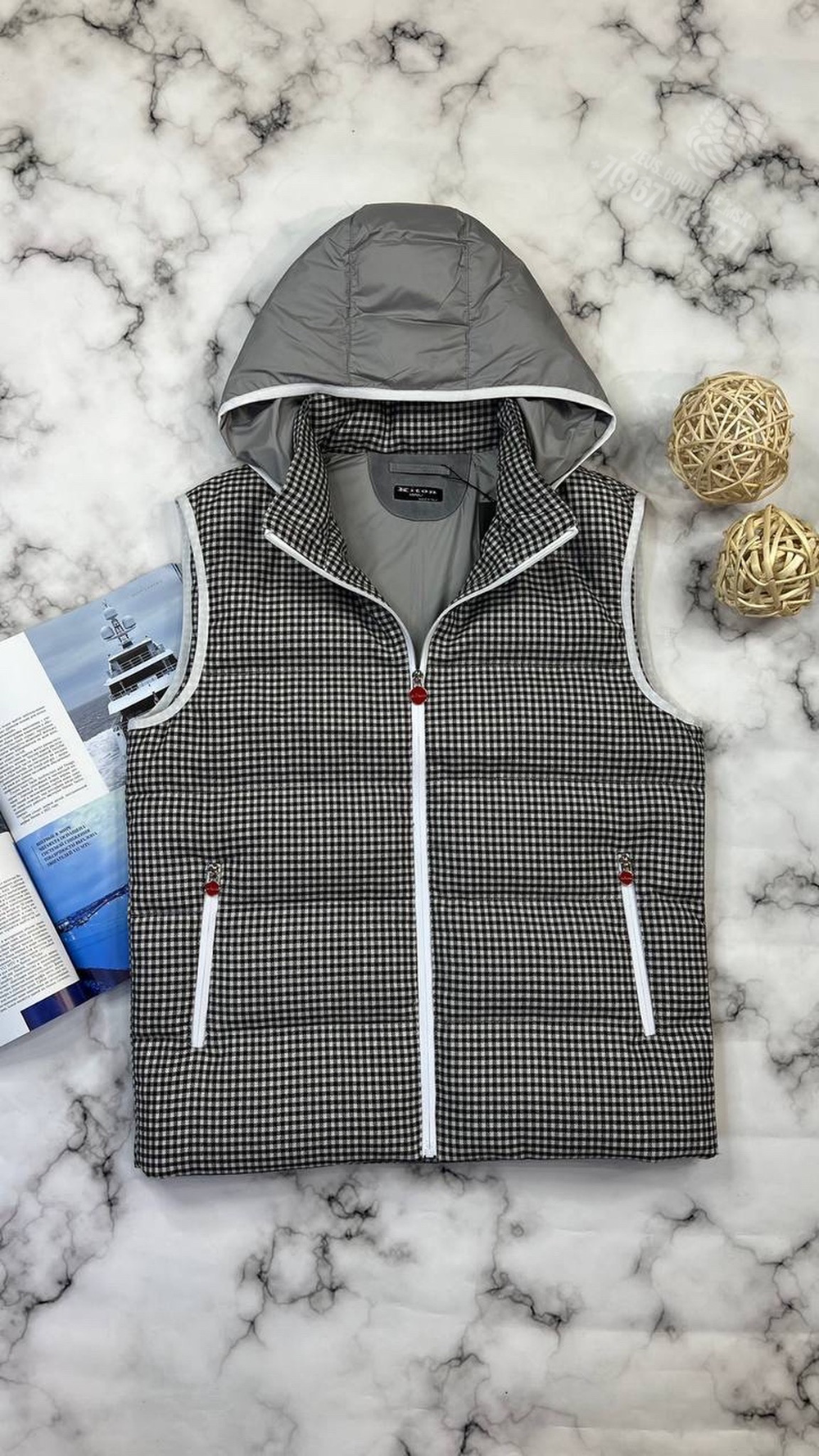 Пуховый жилет Kiton
