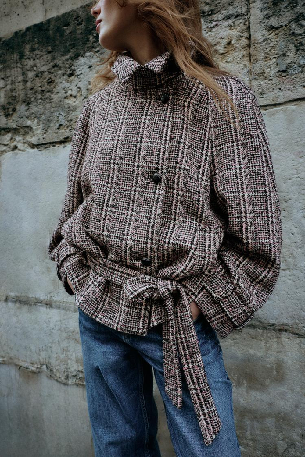 ZARA КУРТКА ИЗ РЕЛЬЕФНОЙ ТКАНИ, РОЗОВЫЙ/БЕЛЫЙ