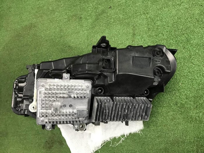 Фара правая BMW 3er G20 (2022-н.в.) LED (В сборе)