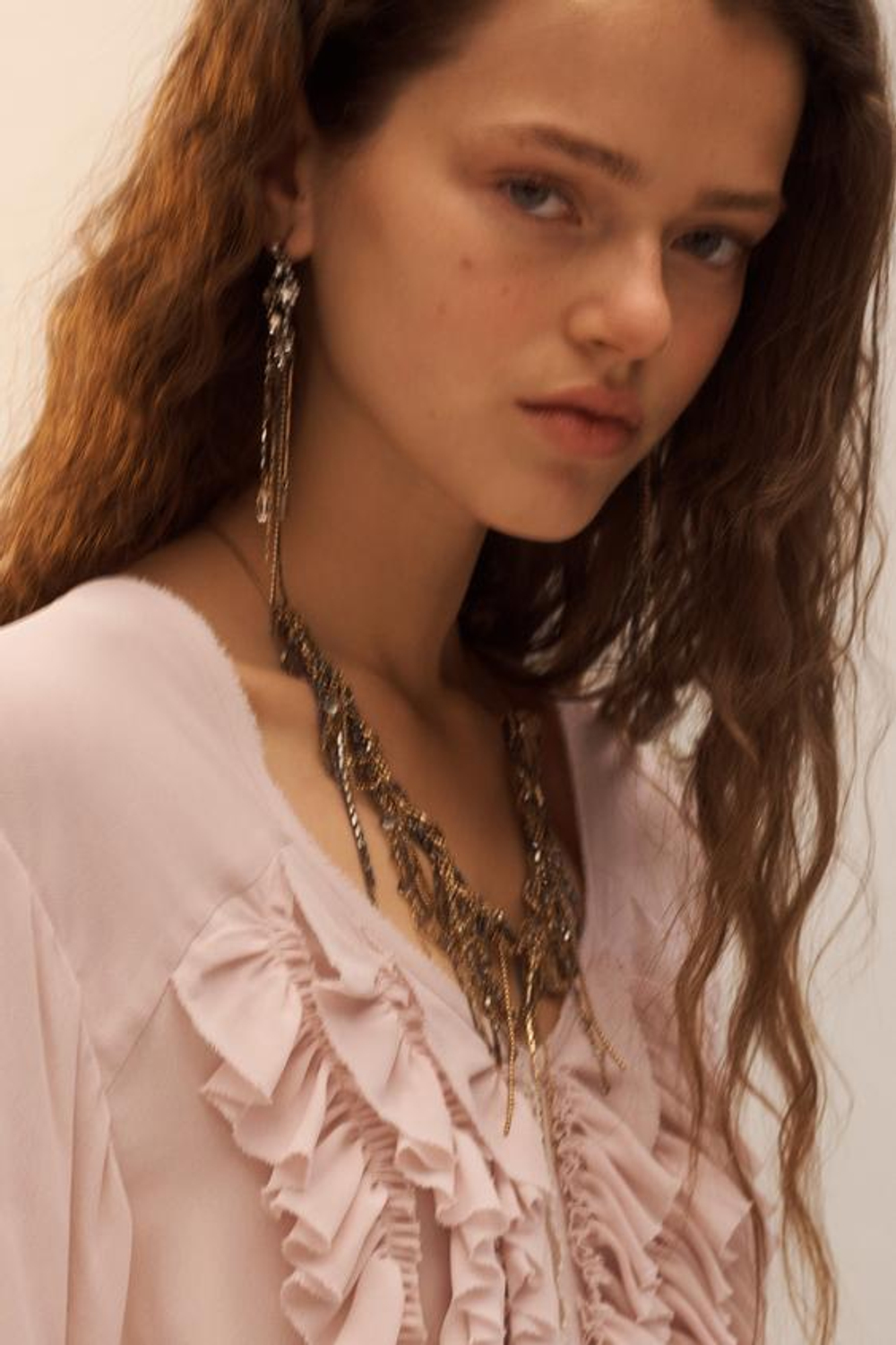 РУБАШКА С КРУЖЕВНЫМИ РЮШАМИ, ОГРАНИЧЕННАЯ СЕРИЯ - ZARA