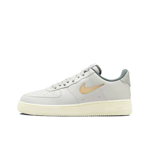 Кроссовки Nike Air Force 1 Low '07 LX  «Жемчужина»