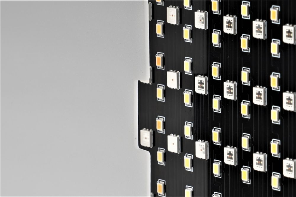FST SFL-60RGB
